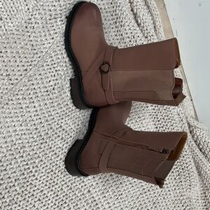 SoftWalk Tan Ankle Boots